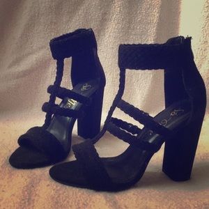 Forever 21 thick back black heels